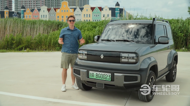 Lái chiếc xe TQ sẽ về Việt Nam đấu VF 3, Youtuber Mỹ thất vọng: Lái chiếc xe TQ sẽ về Việt Nam đấu VF 3, Youtuber Mỹ thất vọng: