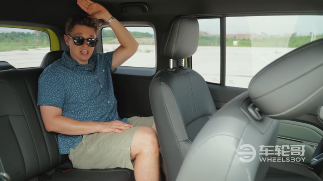 Lái chiếc xe TQ sẽ về Việt Nam đấu VF 3, Youtuber Mỹ thất vọng: Lái chiếc xe TQ sẽ về Việt Nam đấu VF 3, Youtuber Mỹ thất vọng: