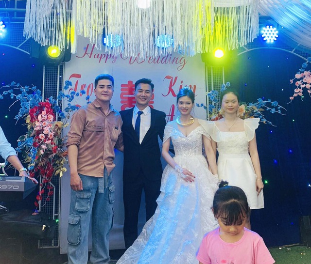 Nghệ An: Anh em ruột cưới, dạm ngõ cùng ngày, hai cô vợ cũng sinh con cùng ngày- Ảnh 4. Nghệ An: Anh em ruột cưới, dạm ngõ cùng ngày, hai cô vợ cũng sinh con cùng ngày- Ảnh 4.