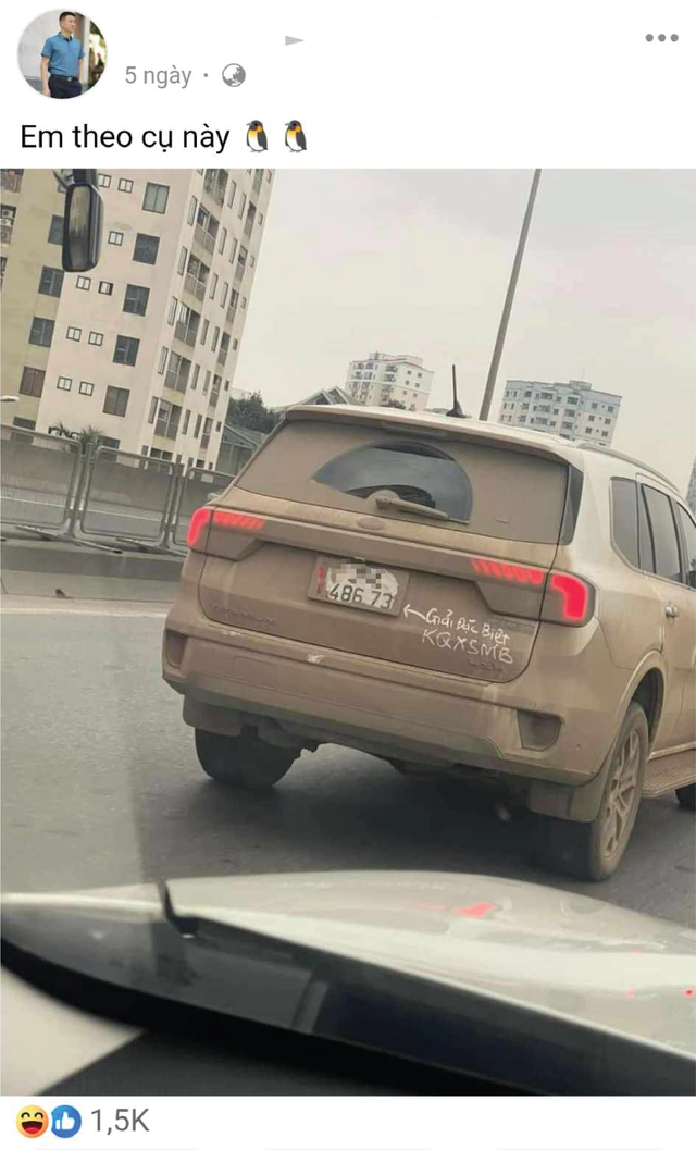 Đăng ảnh xe bị bắn bùn đất, CĐM cười ngất vì dòng chữ viết tay: Đăng ảnh xe bị bắn bùn đất, CĐM cười ngất vì dòng chữ viết tay: