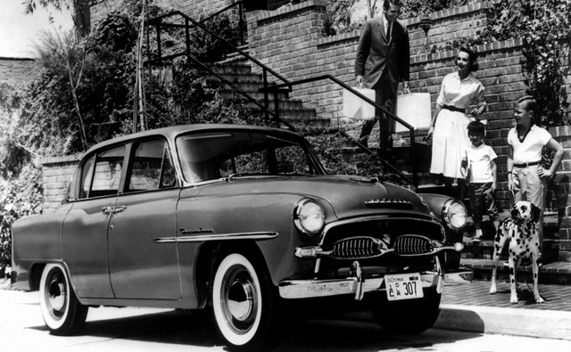 Tấm bản đồ lộn ngược trong phòng CEO Toyota Bắc Mỹ và câu hỏi cực khó: Chống cự được xe Trung Quốc không?- Ảnh 2.