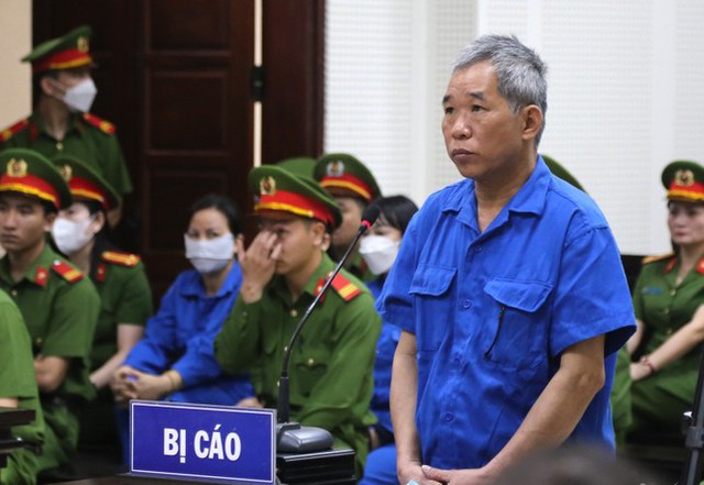 Nhận tội phút chót, ông Đỗ Hữu Ca bị tuyên 10 năm tù- Ảnh 3. Nhận tội phút chót, ông Đỗ Hữu Ca bị tuyên 10 năm tù- Ảnh 3.