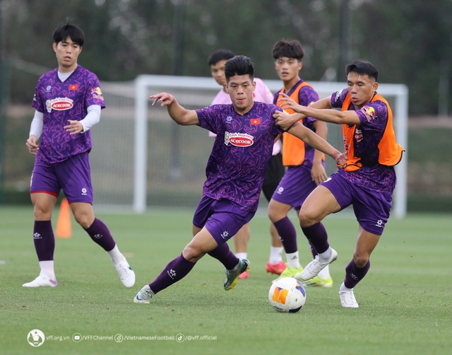 Nóng: AFC công bố danh sách đăng ký của U23 Việt Nam, HLV Hoàng Anh Tuấn gạch tên 5 cầu thủ?- Ảnh 2. Nóng: AFC công bố danh sách đăng ký của U23 Việt Nam, HLV Hoàng Anh Tuấn gạch tên 5 cầu thủ?- Ảnh 2.