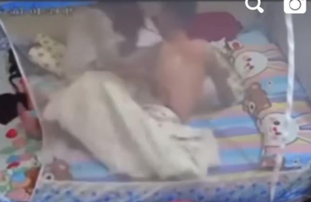 Chồng đánh vợ dã man bên cạnh con nhỏ 1 tuổi: Người vợ kể lại sự tình- Ảnh 1.