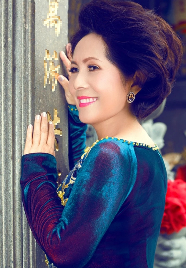 Nữ ca sĩ sinh con nhiều nhất showbiz Việt: Được chồng cả đời yêu thương, có 8 con, ai cũng thành đạt- Ảnh 3. Nữ ca sĩ sinh con nhiều nhất showbiz Việt: Được chồng cả đời yêu thương, có 8 con, ai cũng thành đạt- Ảnh 3.