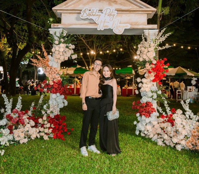 Yêu 3 năm, cô gái Cần Thơ sốc khi biết gia thế nhà chồng, ngày cưới nhận hồi môn khủng- Ảnh 3. Yêu 3 năm, cô gái Cần Thơ sốc khi biết gia thế nhà chồng, ngày cưới nhận hồi môn khủng- Ảnh 3.