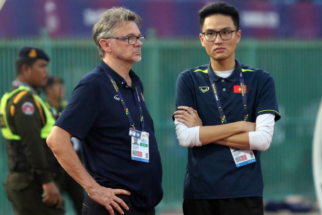 Hóa ra, chia tay HLV Troussier là sai lầm cực lớn của VFF- Ảnh 1. Hóa ra, chia tay HLV Troussier là sai lầm cực lớn của VFF- Ảnh 1.