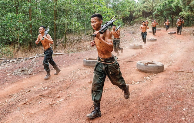 Bất ngờ về ký hiệu đặc biệt trên trang phục của cảnh sát đặc nhiệm chống khủng bố Việt Nam- Ảnh 5.