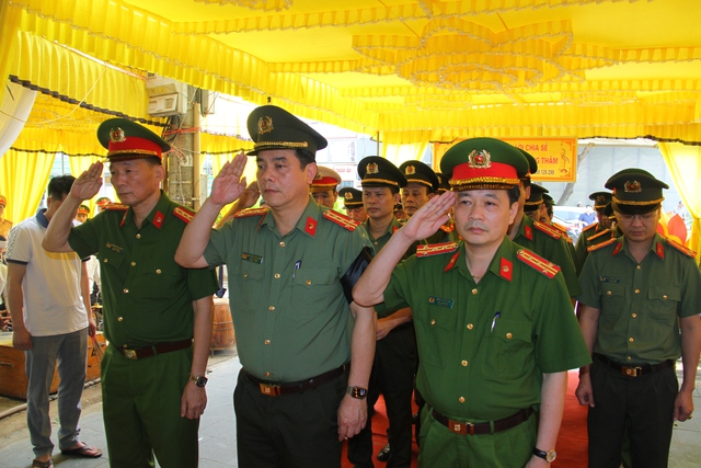 Trung tá CSGT bị tài xế vi phạm tông hơn 1 năm trước đã qua đời- Ảnh 1. Trung tá CSGT bị tài xế vi phạm tông hơn 1 năm trước đã qua đời- Ảnh 1.