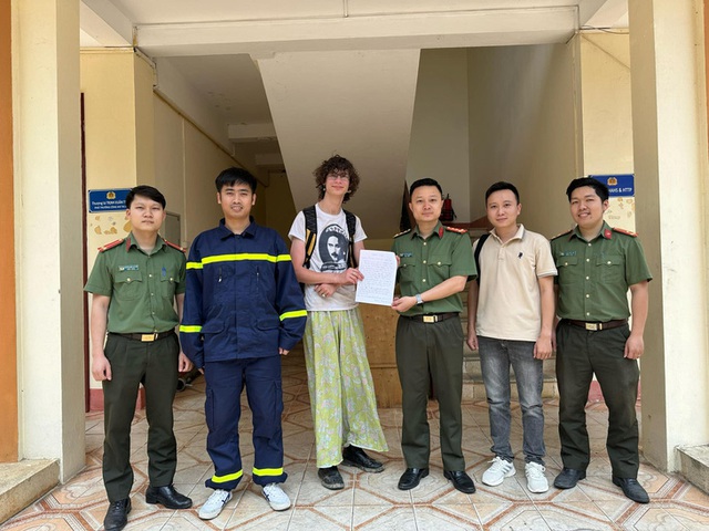 Huy động hơn 50 cán bộ chiến sĩ tìm kiếm du khách 18 tuổi, người Anh lạc trong rừng quốc gia- Ảnh 2. Huy động hơn 50 cán bộ chiến sĩ tìm kiếm du khách 18 tuổi, người Anh lạc trong rừng quốc gia- Ảnh 2.