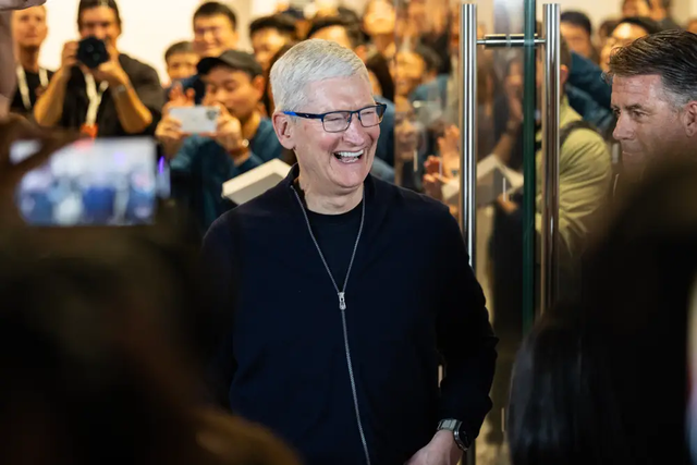 Rời Việt Nam chưa bao lâu, CEO Tim Cook đã nhận Rời Việt Nam chưa bao lâu, CEO Tim Cook đã nhận