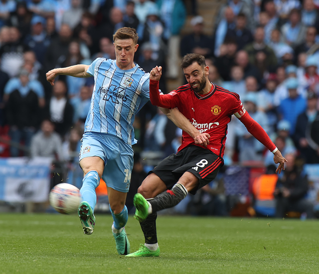 Man United chơi bạc nhược trước đội hạng dưới, vào chung kết FA Cup theo kịch bản “điên rồ”- Ảnh 1.