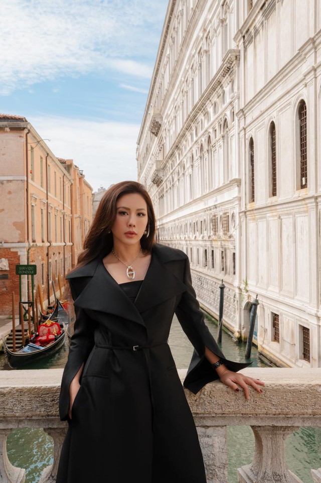 Nhan sắc gợi cảm tuổi U50 của Nhan sắc gợi cảm tuổi U50 của