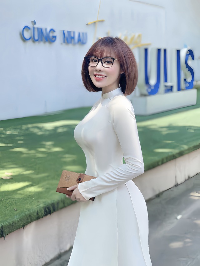 Cuộc sống mới của giảng viên từng tố chồng ngoại tình: Rời Việt Nam sang trời Tây, diện mạo lạ khó nhận ra- Ảnh 7. Cuộc sống mới của giảng viên từng tố chồng ngoại tình: Rời Việt Nam sang trời Tây, diện mạo lạ khó nhận ra- Ảnh 7.