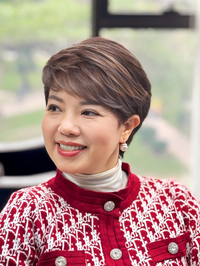 Tuổi xế chiều của nữ NSND ly hôn chồng sau 32 năm gắn bó: Vẫn có người theo đuổi, sống vui vẻ, yêu đời- Ảnh 1. Tuổi xế chiều của nữ NSND ly hôn chồng sau 32 năm gắn bó: Vẫn có người theo đuổi, sống vui vẻ, yêu đời- Ảnh 1.