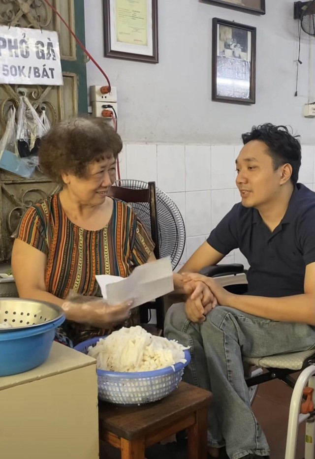 Tiktoker đi xe lăn bất ngờ lên tiếng, tự nhận “là một người chưa trải nghiệm nhiều ở cuộc sống”- Ảnh 2. Tiktoker đi xe lăn bất ngờ lên tiếng, tự nhận “là một người chưa trải nghiệm nhiều ở cuộc sống”- Ảnh 2.