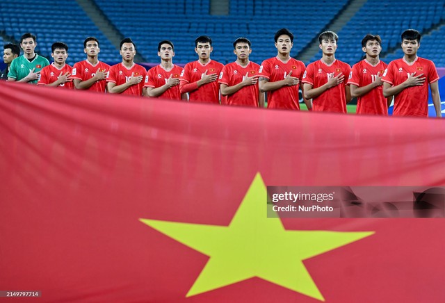 HLV Hoàng Anh Tuấn: 