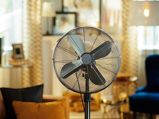 Tối đi ngủ đừng chĩa quạt vào người, đây mới là mẹo dùng quạt chuẩn chuyên gia, chống nóng ‘siêu đỉnh’- Ảnh 2. Tối đi ngủ đừng chĩa quạt vào người, đây mới là mẹo dùng quạt chuẩn chuyên gia, chống nóng ‘siêu đỉnh’- Ảnh 2.