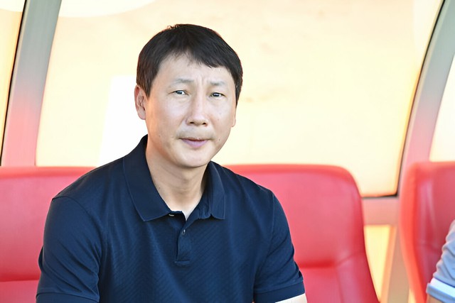 VFF cẩn thận: Ứng viên dẫn ĐTVN từng bị báo Hàn chê thậm tệ, ưa thích lối đá giống ông Troussier- Ảnh 1. VFF cẩn thận: Ứng viên dẫn ĐTVN từng bị báo Hàn chê thậm tệ, ưa thích lối đá giống ông Troussier- Ảnh 1.