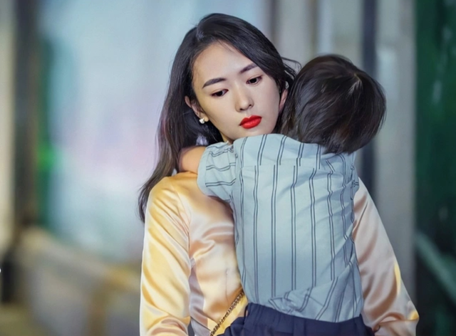 Đi họp lớp đại học, tôi chết sững khi nhìn thấy đứa trẻ mà người yêu cũ dẫn theo- Ảnh 1. Đi họp lớp đại học, tôi chết sững khi nhìn thấy đứa trẻ mà người yêu cũ dẫn theo- Ảnh 1.