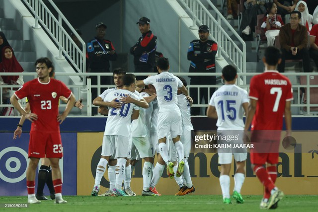 HLV Shin Tae-yong biện minh cho thất bại, fans Indonesia phản ứng xấu xí với trọng tài- Ảnh 2. HLV Shin Tae-yong biện minh cho thất bại, fans Indonesia phản ứng xấu xí với trọng tài- Ảnh 2.