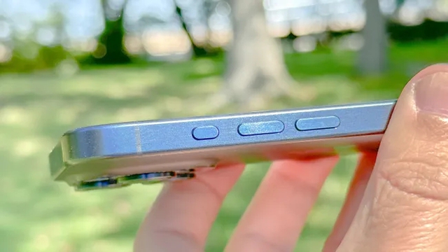 Năm 2024 rồi mà iPhone vẫn có quá nhiều nút bấm, nhìn rối cả mắt: Vì sao không chuyển hết thành cảm ứng?- Ảnh 1. Năm 2024 rồi mà iPhone vẫn có quá nhiều nút bấm, nhìn rối cả mắt: Vì sao không chuyển hết thành cảm ứng?- Ảnh 1.
