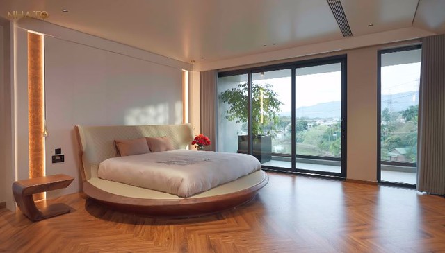 Siêu biệt thự sườn đồi 2.500m2 của đại gia bất động sản: Lưng tựa sơn, mặt hướng thủy, riêng TV đã 3 tỷ- Ảnh 13. Siêu biệt thự sườn đồi 2.500m2 của đại gia bất động sản: Lưng tựa sơn, mặt hướng thủy, riêng TV đã 3 tỷ- Ảnh 13.