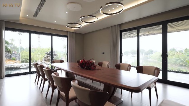 Siêu biệt thự sườn đồi 2.500m2 của đại gia bất động sản: Lưng tựa sơn, mặt hướng thủy, riêng TV đã 3 tỷ- Ảnh 10. Siêu biệt thự sườn đồi 2.500m2 của đại gia bất động sản: Lưng tựa sơn, mặt hướng thủy, riêng TV đã 3 tỷ- Ảnh 10.