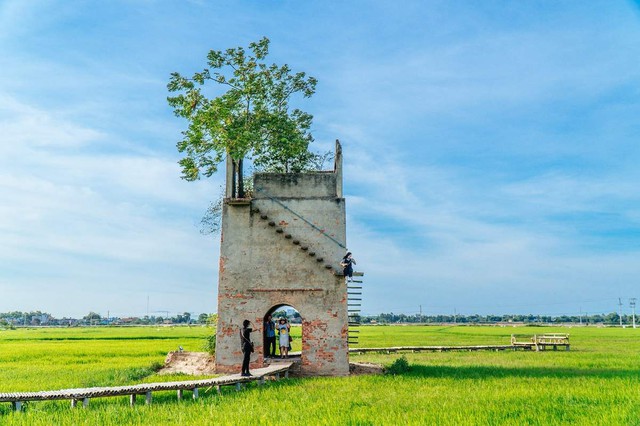 Phát hiện nơi bị bỏ hoang hơn 20 năm ở Hội An, giờ thu hút cực đông khách đến thăm, nằm giữa đồng lúa xanh- Ảnh 1.