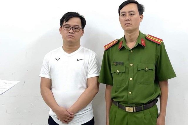 3 anh em khai tử 8 người thân để chiếm căn nhà thừa kế 80 tỷ đồng: Cán bộ phường 3 anh em khai tử 8 người thân để chiếm căn nhà thừa kế 80 tỷ đồng: Cán bộ phường