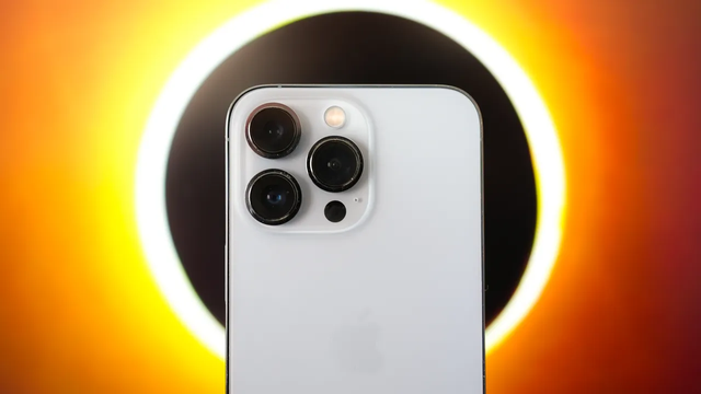Đừng cầm iPhone chụp ảnh thứ này vào ngày 8/4 tới đây: Nếu cố tình làm, camera của bạn sẽ cháy- Ảnh 2. Đừng cầm iPhone chụp ảnh thứ này vào ngày 8/4 tới đây: Nếu cố tình làm, camera của bạn sẽ cháy- Ảnh 2.