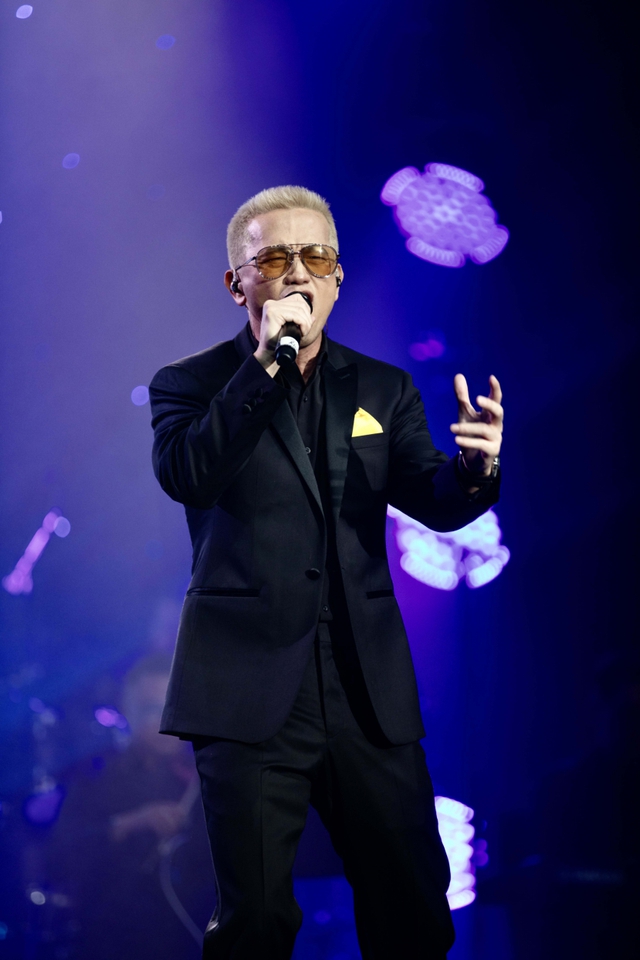 Lệ Quyên xuống sân khấu giao lưu với khán giả, khoe giọng hát live khi lưu diễn ở Mỹ- Ảnh 6. Lệ Quyên xuống sân khấu giao lưu với khán giả, khoe giọng hát live khi lưu diễn ở Mỹ- Ảnh 6.