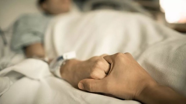 Nữ y tá chia sẻ điều hầu hết bệnh nhân nhìn thấy trước khi chết- Ảnh 2. Nữ y tá chia sẻ điều hầu hết bệnh nhân nhìn thấy trước khi chết- Ảnh 2.