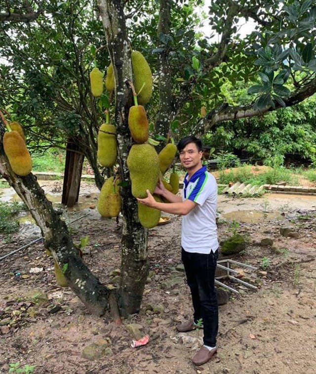 Lệ Rơi sau 10 năm gây bão mạng: Sống bình lặng làm nông dân, U40 ôm gối ngủ chờ tình yêu tới- Ảnh 7. Lệ Rơi sau 10 năm gây bão mạng: Sống bình lặng làm nông dân, U40 ôm gối ngủ chờ tình yêu tới- Ảnh 7.