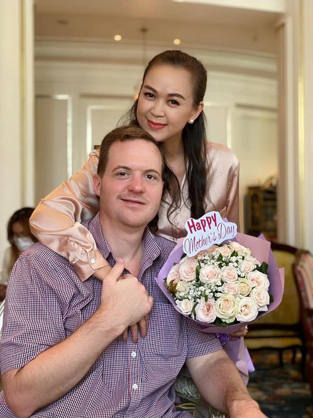 Một nữ diễn viên bị chính bố chồng đẩy ra đường cùng ba đứa con, trắng tay: Một nữ diễn viên bị chính bố chồng đẩy ra đường cùng ba đứa con, trắng tay: