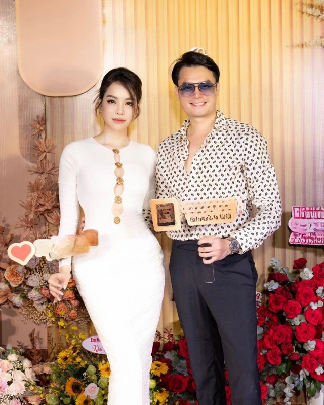 Trương Ngọc Ánh - Anh Dũng giữa tin chia tay: Chàng thân thiết bên con dâu tỷ phú, nàng đăng nhiều ẩn ý- Ảnh 4. Trương Ngọc Ánh - Anh Dũng giữa tin chia tay: Chàng thân thiết bên con dâu tỷ phú, nàng đăng nhiều ẩn ý- Ảnh 4.