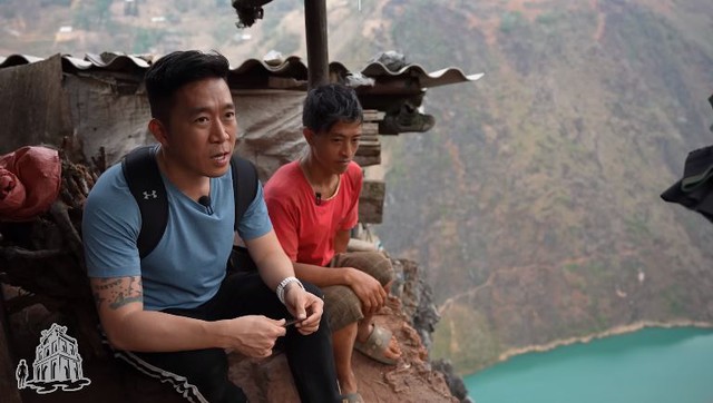 Ngôi nhà nằm trên bờ vực nguy hiểm nhất Việt Nam: Chuồng dê có view Ngôi nhà nằm trên bờ vực nguy hiểm nhất Việt Nam: Chuồng dê có view