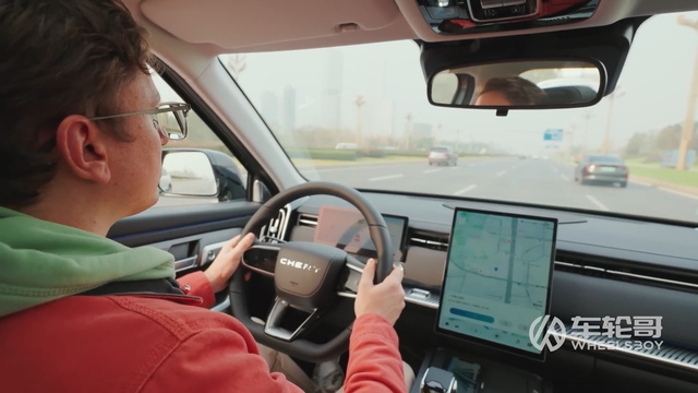 Lái thử xe 400 triệu của tập đoàn rót 20.000 tỷ vào Việt Nam xây nhà máy ô tô: 'Tiền ít thịt nhiều'?- Ảnh 12. Lái thử xe 400 triệu của tập đoàn rót 20.000 tỷ vào Việt Nam xây nhà máy ô tô: 'Tiền ít thịt nhiều'?- Ảnh 12.