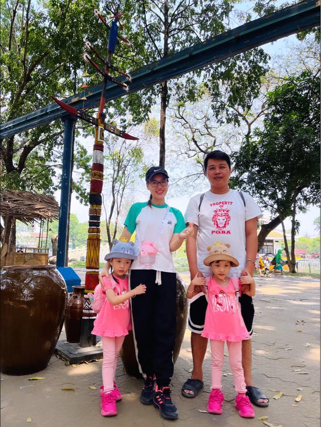 4 năm sau ca phẫu thuật tách rời của cặp sinh đôi dính liền: Trúc Nhi vẫn còn vấn đề khiến bố mẹ trăn trở- Ảnh 4. 4 năm sau ca phẫu thuật tách rời của cặp sinh đôi dính liền: Trúc Nhi vẫn còn vấn đề khiến bố mẹ trăn trở- Ảnh 4.