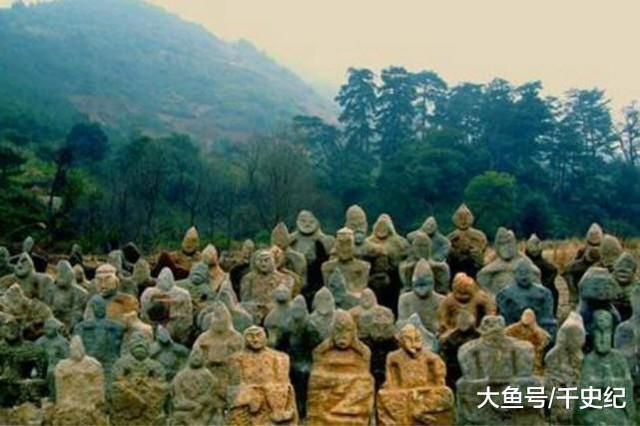 'Cấm địa' ở Trung Quốc: 700 năm không ai dám vào, nhà khảo cổ mạo hiểm dấn thân phát hiện cảnh gây sốc- Ảnh 2. 'Cấm địa' ở Trung Quốc: 700 năm không ai dám vào, nhà khảo cổ mạo hiểm dấn thân phát hiện cảnh gây sốc- Ảnh 2.