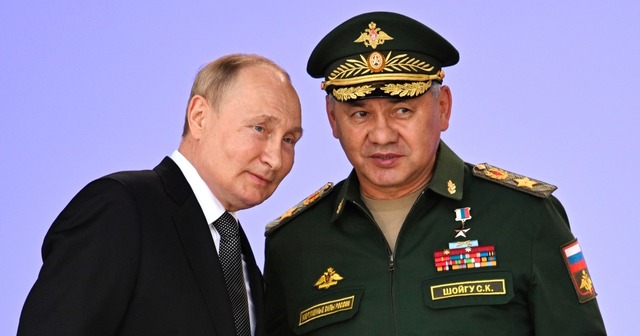 Báo Nga hé lộ diễn biến sát giờ ông Putin thay Bộ trưởng Quốc phòng - Đã rõ lý do ông Shoigu rời vị trí?- Ảnh 1. Báo Nga hé lộ diễn biến sát giờ ông Putin thay Bộ trưởng Quốc phòng - Đã rõ lý do ông Shoigu rời vị trí?- Ảnh 1.