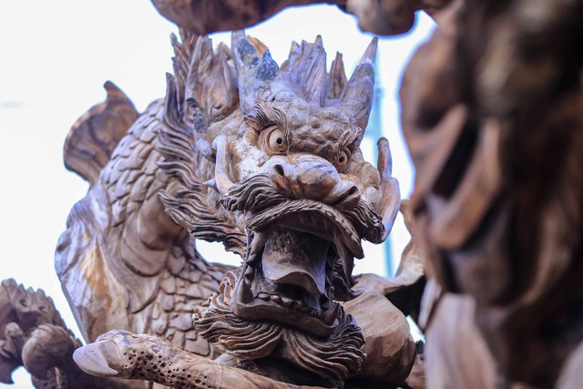 Bí ẩn gốc me tây giá 24 tỷ đồng, chủ nhân dành gần 2 năm tạo hình cửu long canh ngọc- Ảnh 7. Bí ẩn gốc me tây giá 24 tỷ đồng, chủ nhân dành gần 2 năm tạo hình cửu long canh ngọc- Ảnh 7.