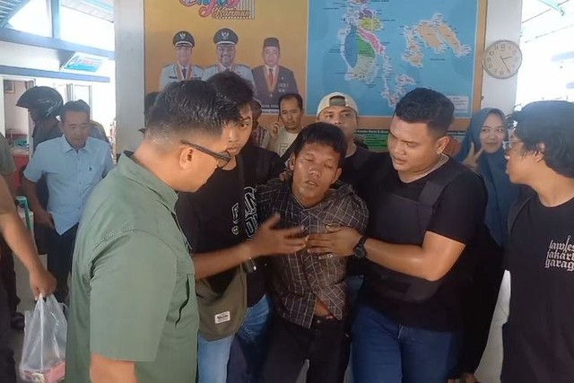 Chồng sát hại vợ sau khi bị 'cắm sừng' nhiều lần, nhưng câu nói lúc bị bắt khiến cảnh sát ngỡ ngàng- Ảnh 2. Chồng sát hại vợ sau khi bị 'cắm sừng' nhiều lần, nhưng câu nói lúc bị bắt khiến cảnh sát ngỡ ngàng- Ảnh 2.