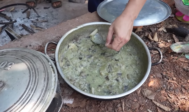 Cặp vợ chồng ở Gia Lai đẻ liền 15 người con, tiết lộ lý do không thể ngừng sinh nở- Ảnh 5. Cặp vợ chồng ở Gia Lai đẻ liền 15 người con, tiết lộ lý do không thể ngừng sinh nở- Ảnh 5.