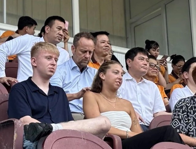 HLV Polking âm thầm sang Việt Nam, chuẩn bị thay thế Kiatisuk?- Ảnh 1. HLV Polking âm thầm sang Việt Nam, chuẩn bị thay thế Kiatisuk?- Ảnh 1.