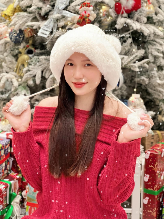 Hoa khôi bóng chuyền 22 tuổi: Chân dài miên man, gương mặt giống Hương Tràm- Ảnh 12. Hoa khôi bóng chuyền 22 tuổi: Chân dài miên man, gương mặt giống Hương Tràm- Ảnh 12.