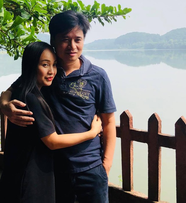 Cặp vợ chồng đều là NSND: Chàng nhận bao tải thư, nàng nhiều người săn đón vẫn hạnh phúc, êm ấm 20 năm- Ảnh 2. Cặp vợ chồng đều là NSND: Chàng nhận bao tải thư, nàng nhiều người săn đón vẫn hạnh phúc, êm ấm 20 năm- Ảnh 2.