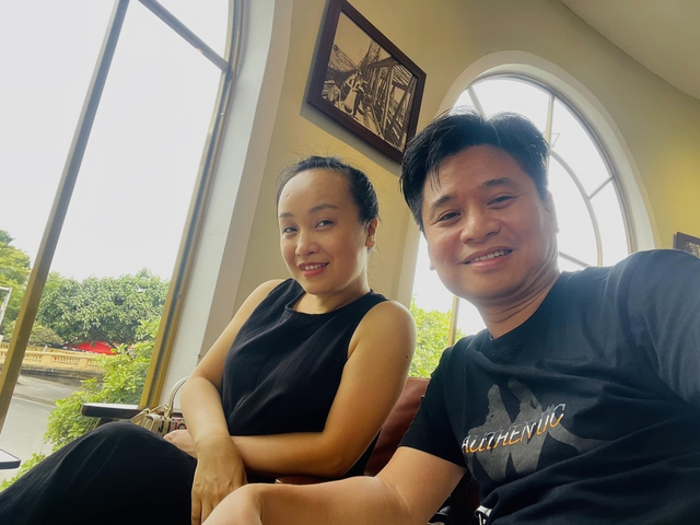 Cặp vợ chồng đều là NSND: Chàng nhận bao tải thư, nàng nhiều người săn đón vẫn hạnh phúc, êm ấm 20 năm- Ảnh 3. Cặp vợ chồng đều là NSND: Chàng nhận bao tải thư, nàng nhiều người săn đón vẫn hạnh phúc, êm ấm 20 năm- Ảnh 3.