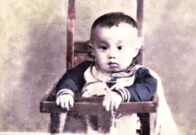 Thần đồng yểu mệnh, 25 tuổi chọn kết thúc cuộc đời trên đường ray: Bức di thư để lại chỉ có đúng 3 câu- Ảnh 1. Thần đồng yểu mệnh, 25 tuổi chọn kết thúc cuộc đời trên đường ray: Bức di thư để lại chỉ có đúng 3 câu- Ảnh 1.