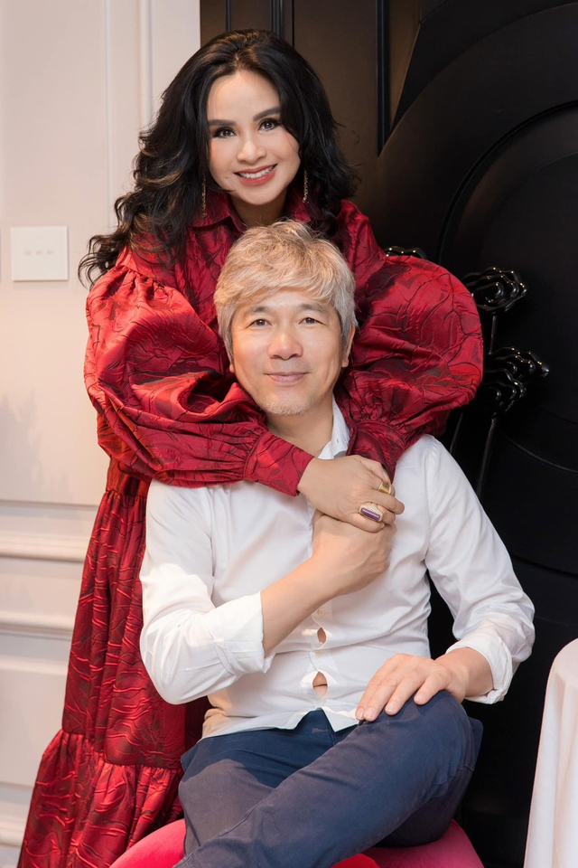 Nữ ca sĩ Việt đình đám bị người lạ đánh tráo khi chào đời, giờ trở thành diva, NSND, xinh đẹp rực rỡ- Ảnh 7. Nữ ca sĩ Việt đình đám bị người lạ đánh tráo khi chào đời, giờ trở thành diva, NSND, xinh đẹp rực rỡ- Ảnh 7.